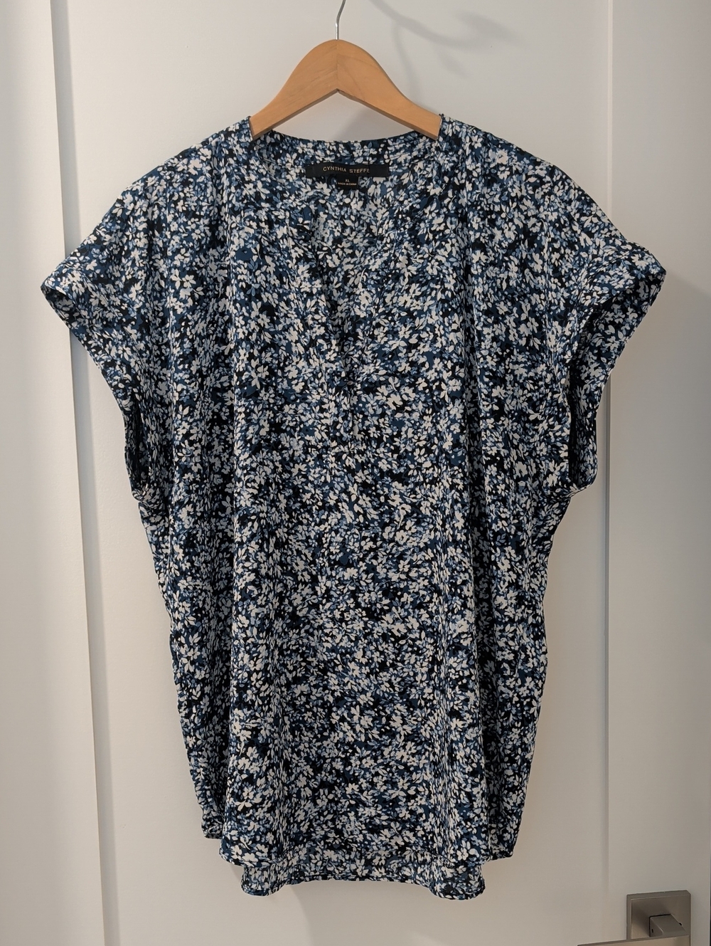 Cynthia Steffe Navy and White Floral Short-Sleeve Blouse